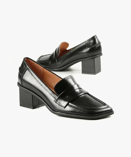 ANGLE LOAFER Princess Black Pumps