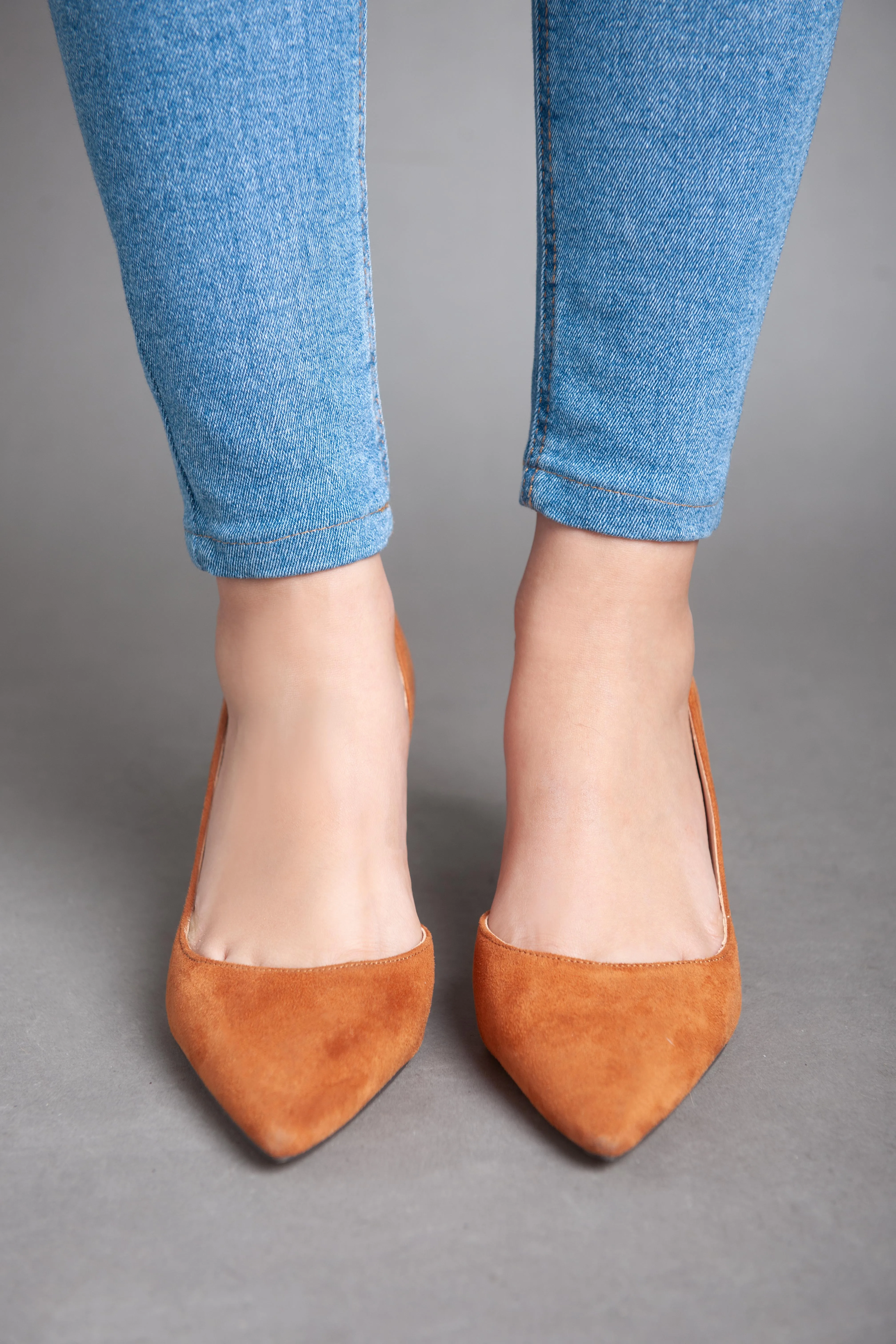 Classic Velvet High Heels - Camel