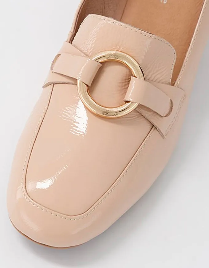 Comal Loafers Latte Patent Leather