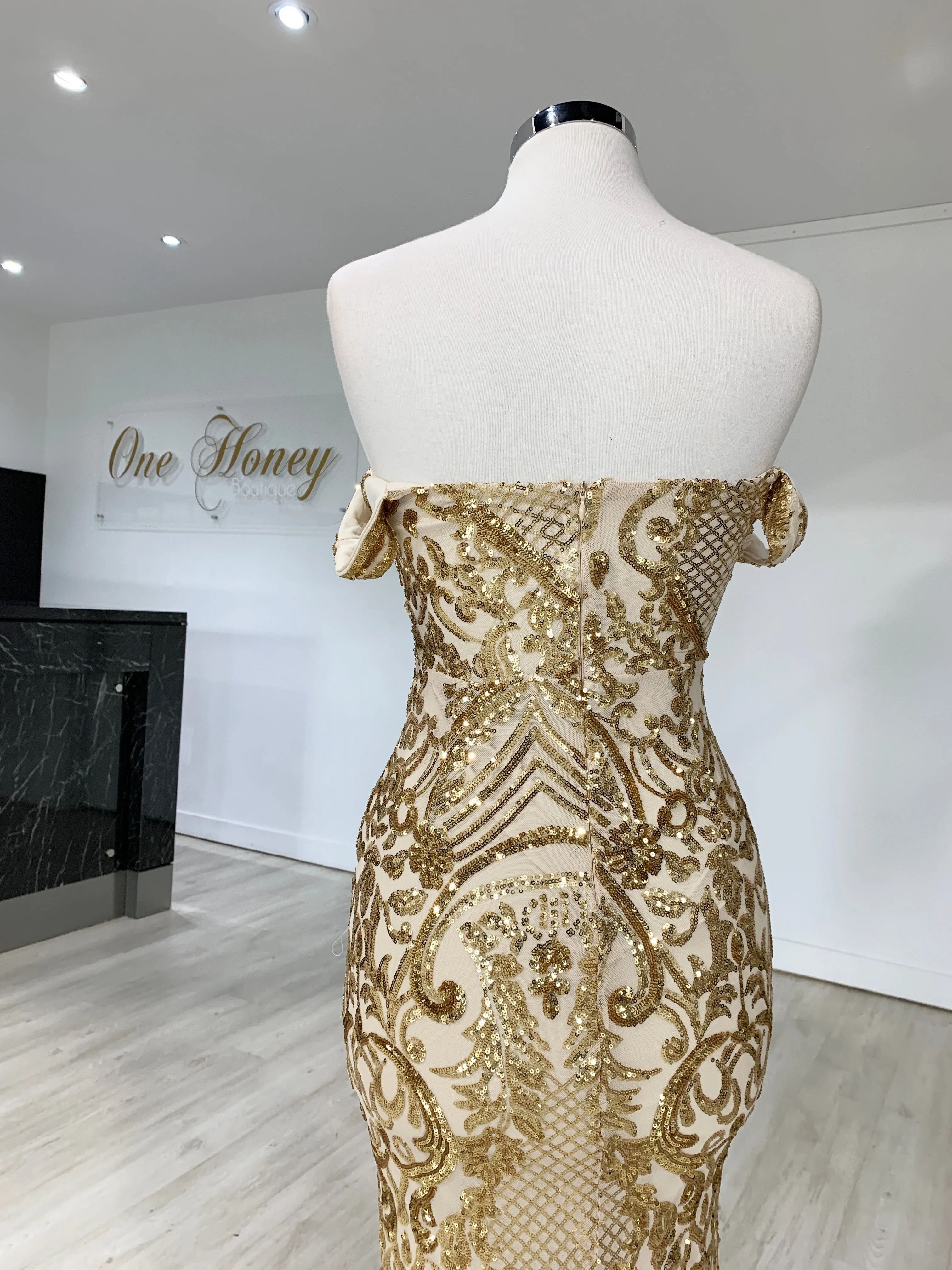 Honey Couture KIMBERLEY Gold Sequin Off Shoulder Formal Dress