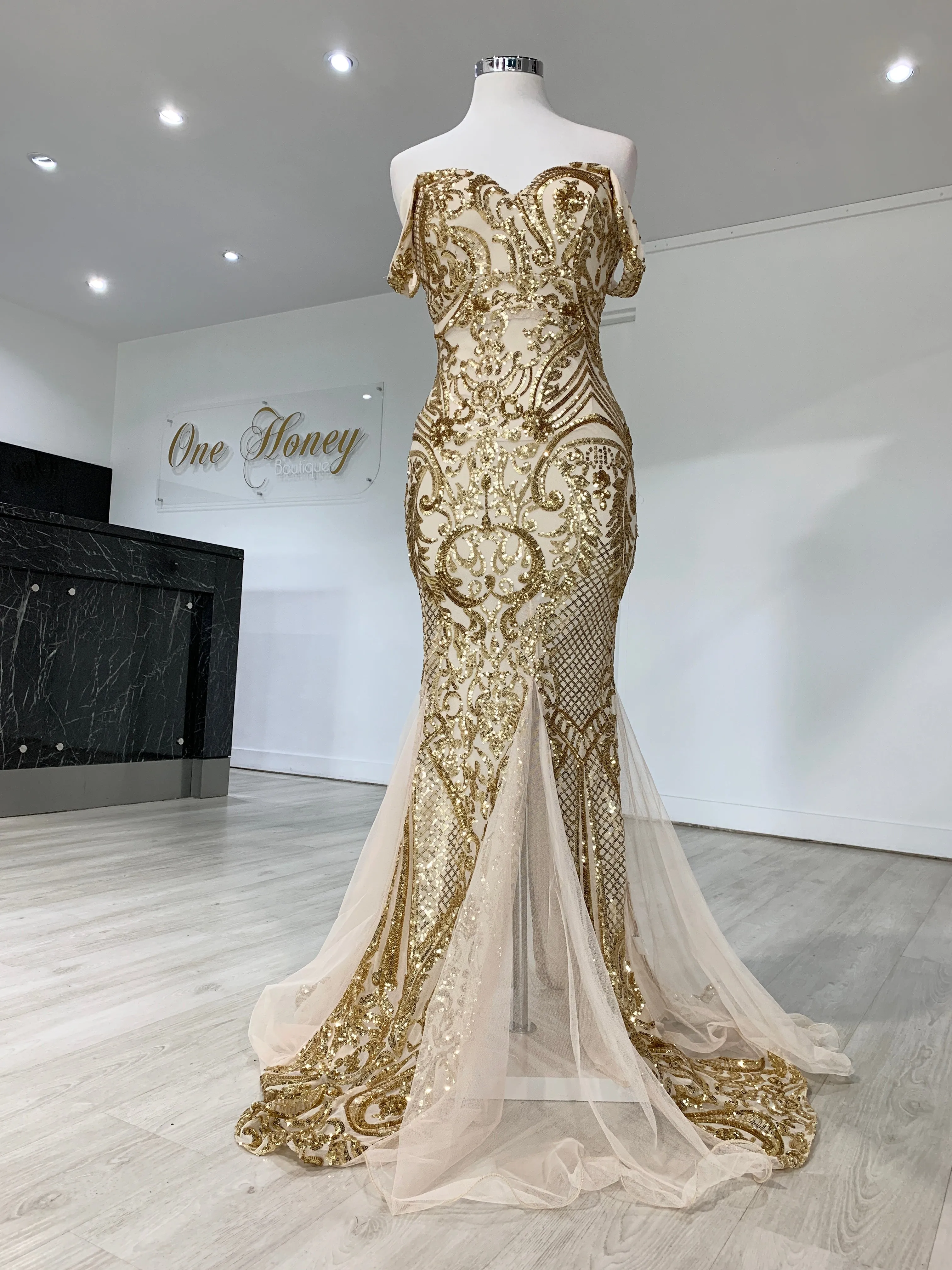 Honey Couture KIMBERLEY Gold Sequin Off Shoulder Formal Dress