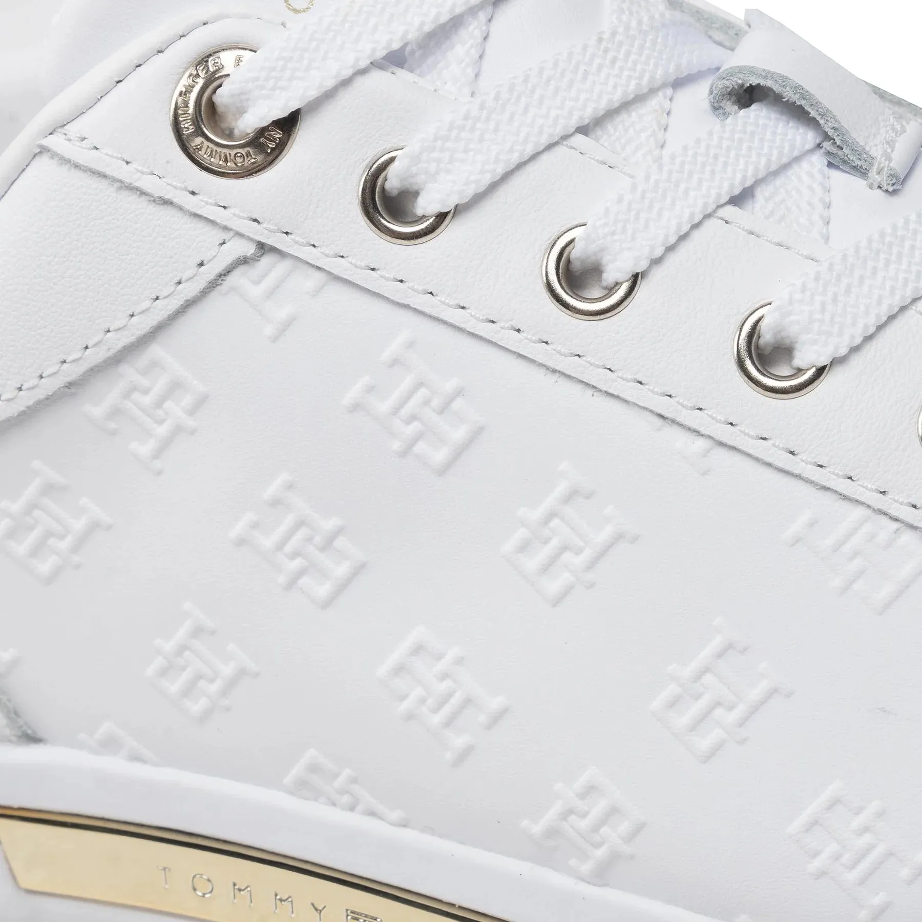 Sneakers Embossed Monogram