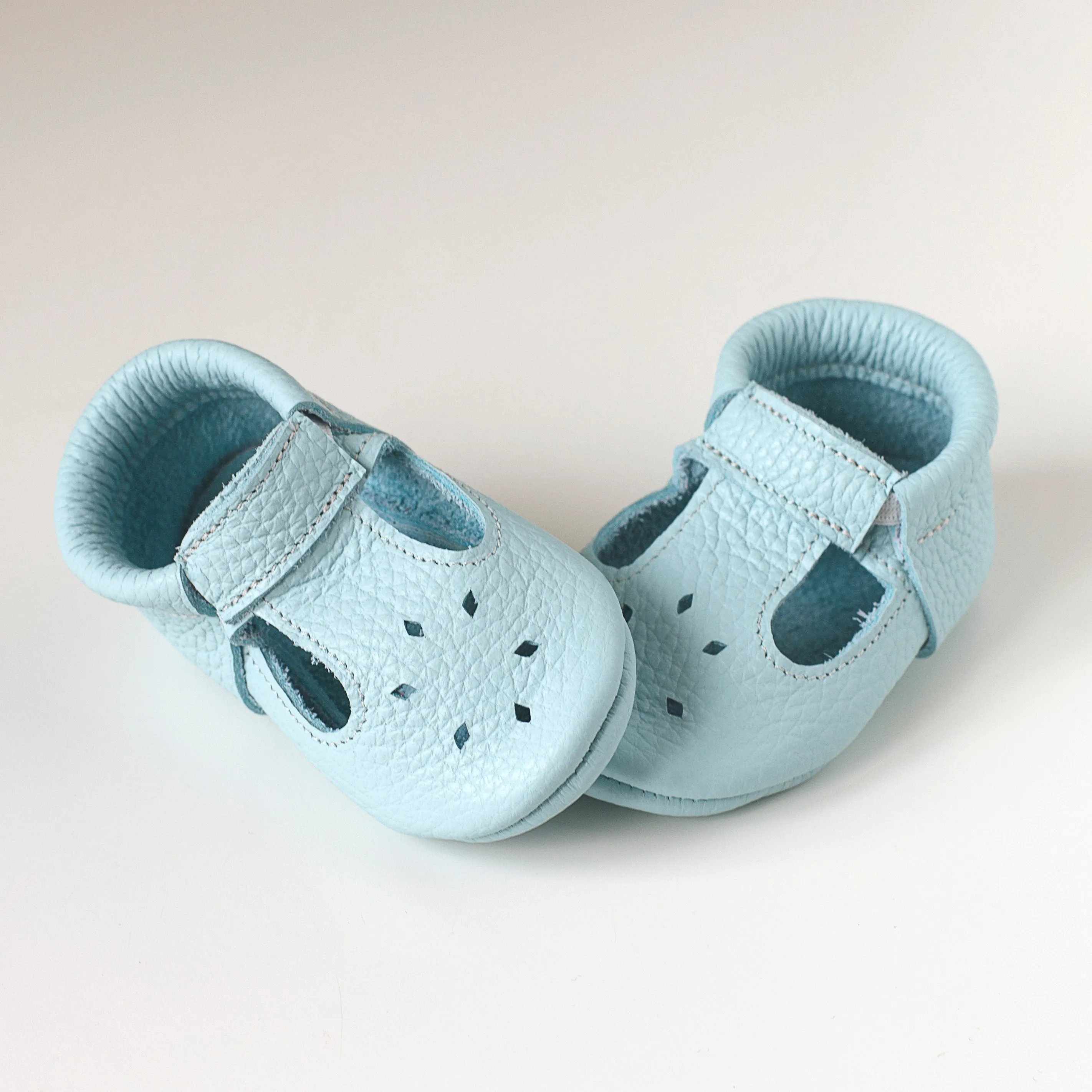 T-strap diamond baby walking shoes